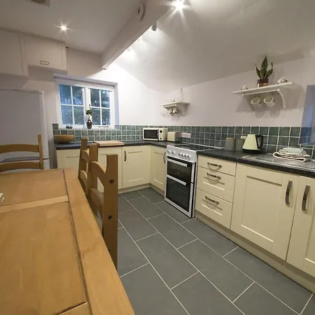 Bowkerstead Grizedale Forest & Satterthwaite * 울버스톤